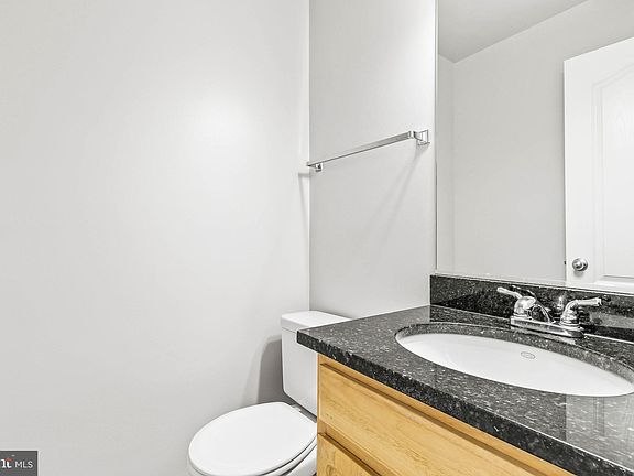 5th image of 3842 Chesterwood Dr #3842