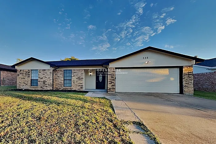 556 Greenway Dr