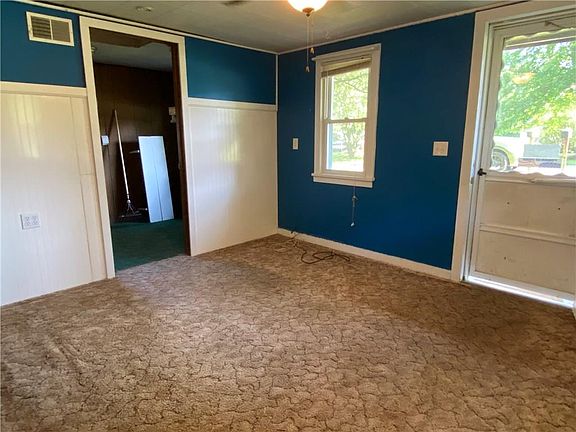 4th image of 2644 Parker Ave