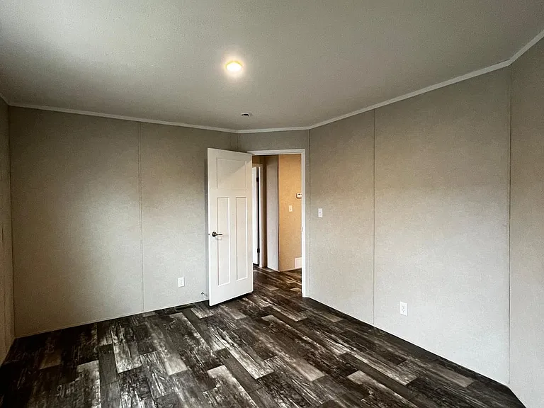 Hillview — Photo 33