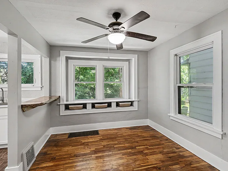 1210 W Barnes Ave — Photo 5