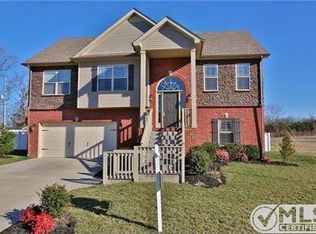 657 Richards Dr, Clarksville, TN 37043