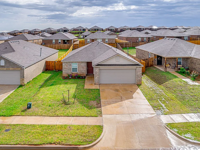 9724 Saddle Dr — Photo 33