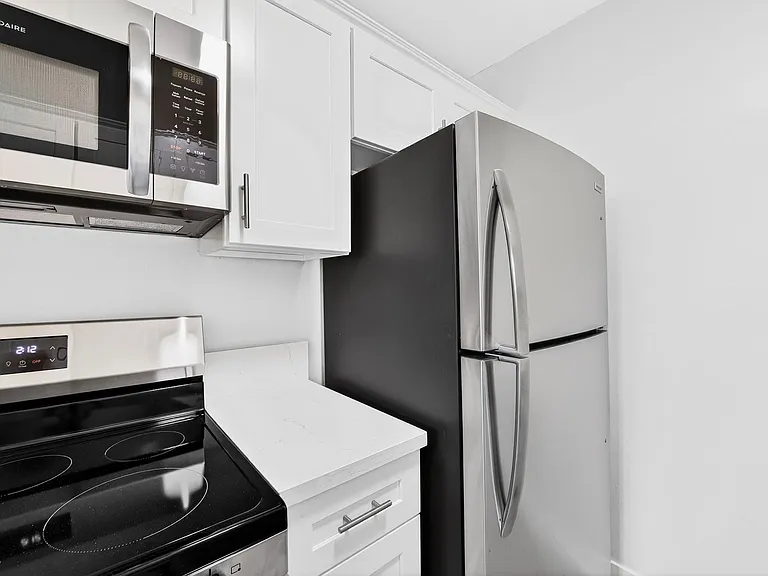 3525 E 2nd St. — Photo 10
