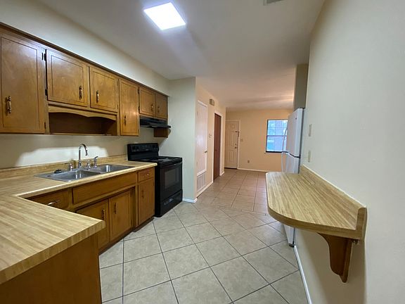 3rd image of 6422 Myrtle Hill Cir APT D