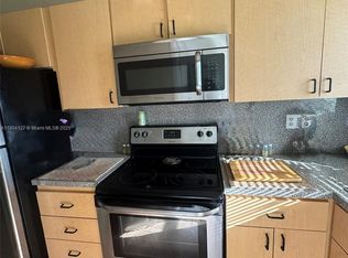 270 SE Layne Blvd #212, Hallandale, FL 33009