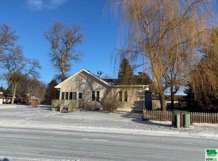 200 S 6th St, Beresford, SD 57004