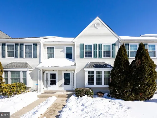 222 Spring Valley Way, Aston, PA 19014