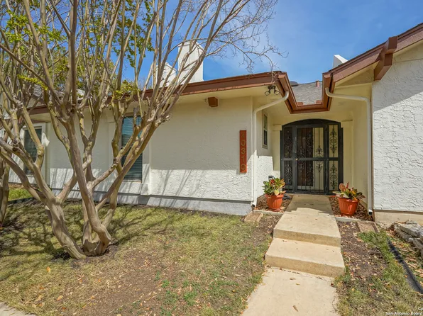 10310 Grand Club Dr, San Antonio, TX 78239