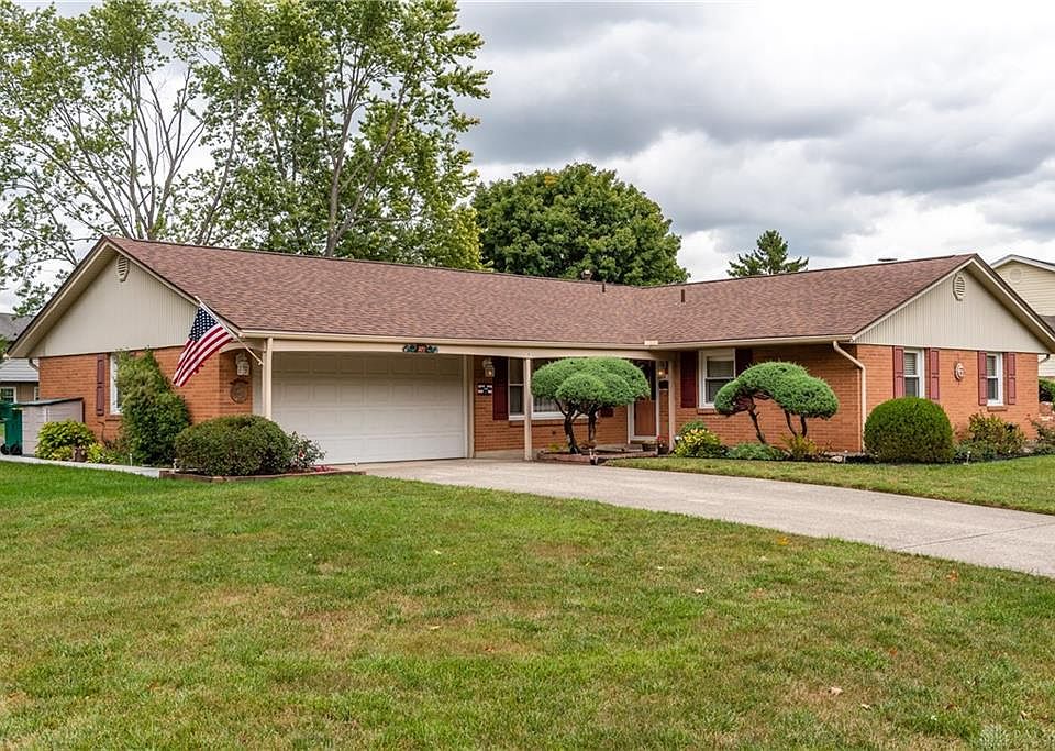 1st image of 371 Zimmer Dr