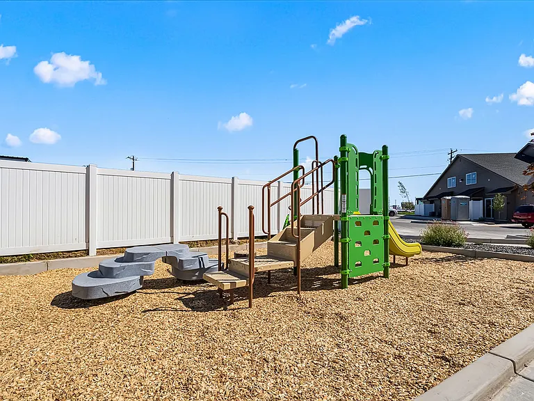 Midway Townhomes — Photo 9