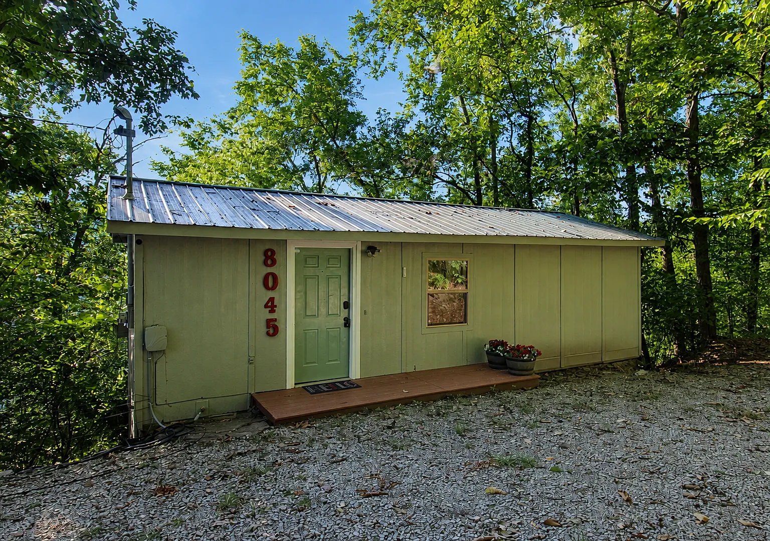 Secluded Fully Furnished 3-Bedroom Cabin with Center Hill Lake Views — Photo 1