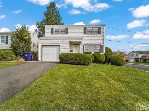 670 Hunter Ave, Perth Amboy, NJ 08861