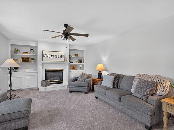 3rd image of 1110 Sandalwood Ct SW