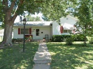 1212 N 8th St, Beatrice, NE 68310