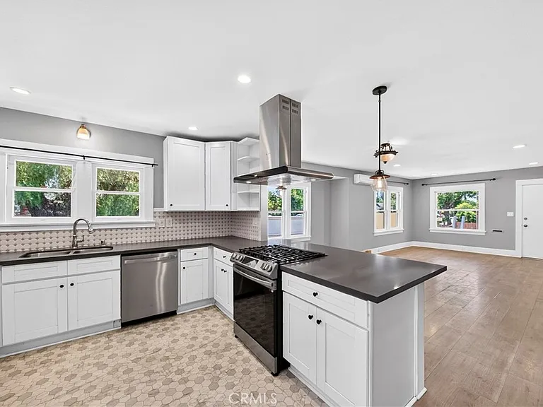 800 Temple Ave — Photo 10