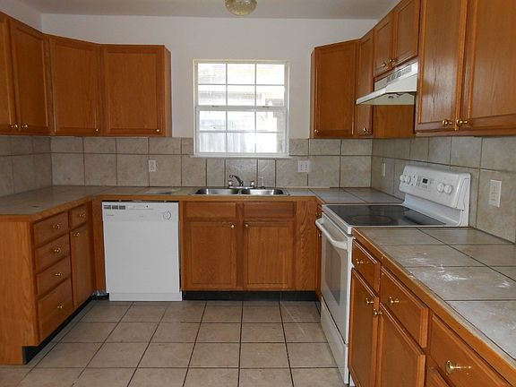 2nd image of 1809 Porpoise Dr