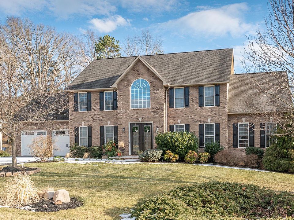 1st image of 100 Stonewall Dr