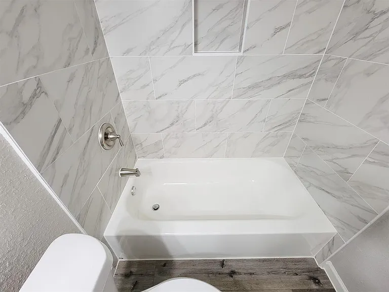 5606 Willow Glen Dr — Photo 17