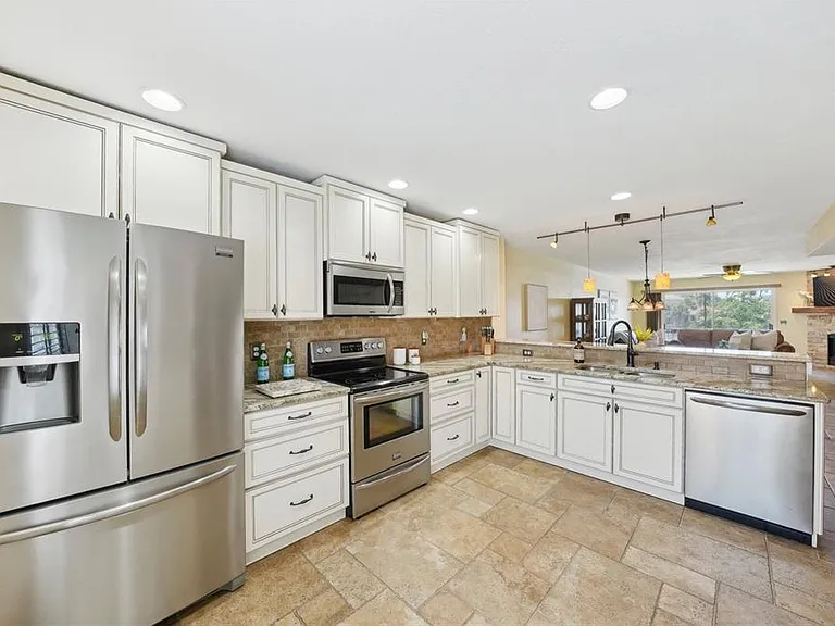 637 Pinellas Bayway S #105 — Photo 20