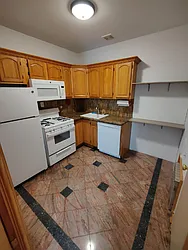 Rented by Apple Exclusive Realty Inc