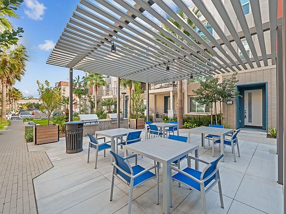 4th image of 107 Citysquare