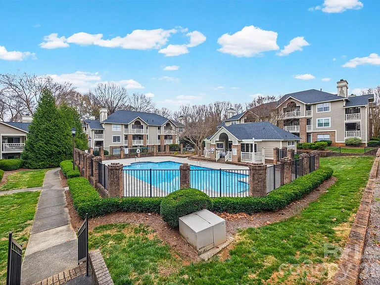 5003 Sharon Rd #K — Photo 27