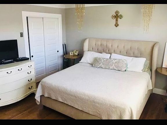 2nd image of 532 Lamont Ave
