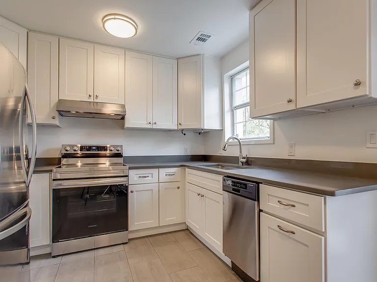 2707 S Walter Reed Dr #B — Photo 2