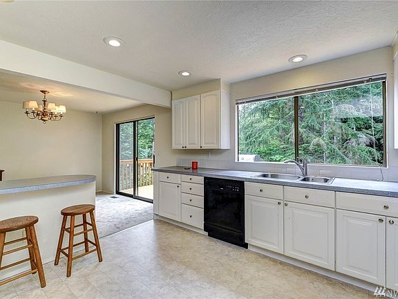 5th image of 15403 221st Ave NE