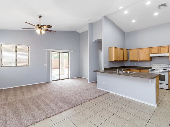 2nd image of 2852 N Taylor Ln
