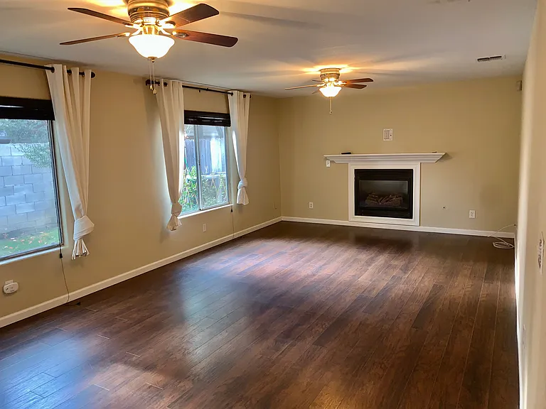 1023 E Freedom Ave — Photo 10