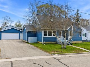 140 N 8th Pl, Sturgeon Bay, WI 54235