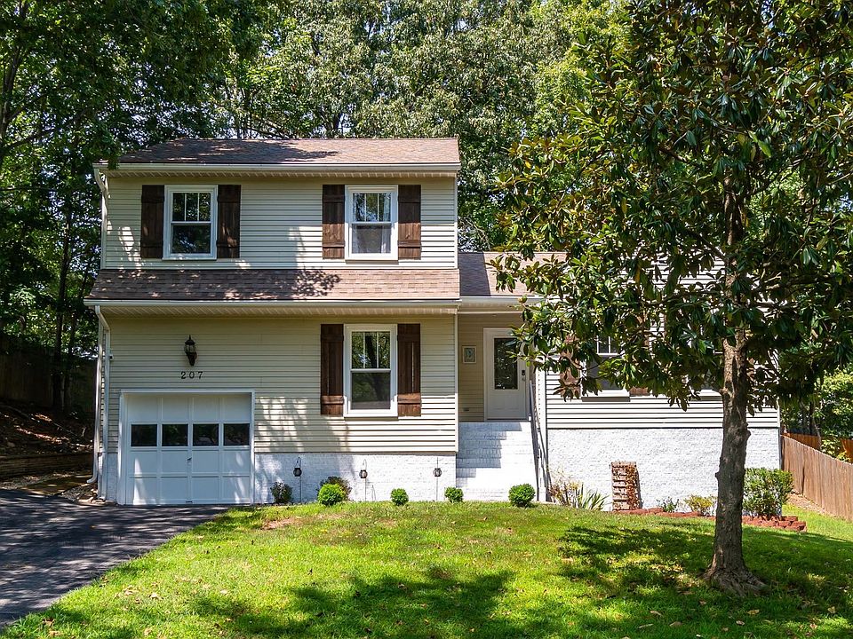 1st image of 207 Coldspring Dr