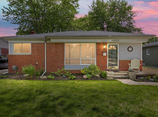 4002 Benjamin Ave, Royal Oak, MI 48073