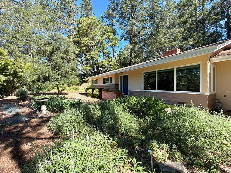 275 Cold Springs Rd — Photo 37