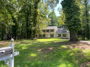 6900 N Hairpin Dr, Quinton, VA 23141