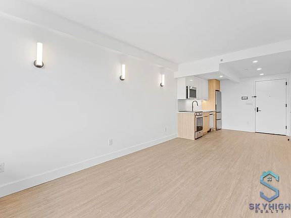 4th image of 134 Erasmus St #4BB