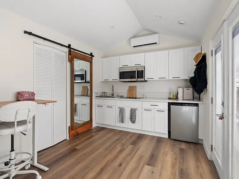 489 W Hill St #A — Photo 5