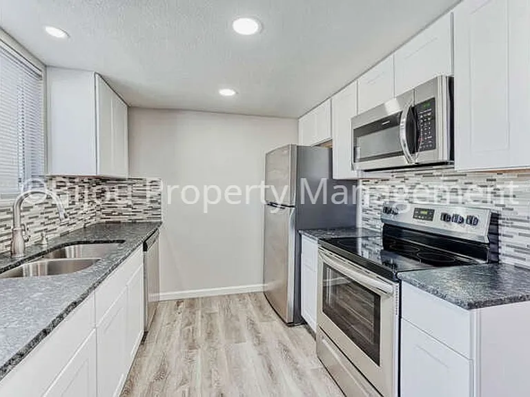 3066 Starlight Cir — Photo 10