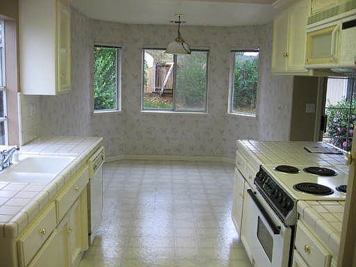 4th image of 3130 Somerset Way