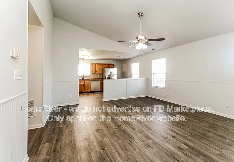 102 Winterberry Ln — Photo 3
