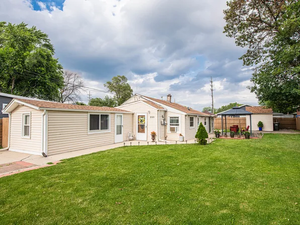 2121 Louis St, Melrose Park, IL 60164