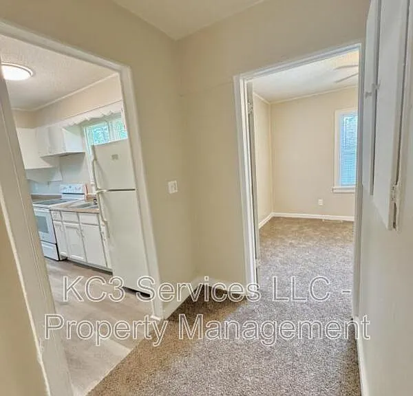 2215 E 81st St — Photo 10