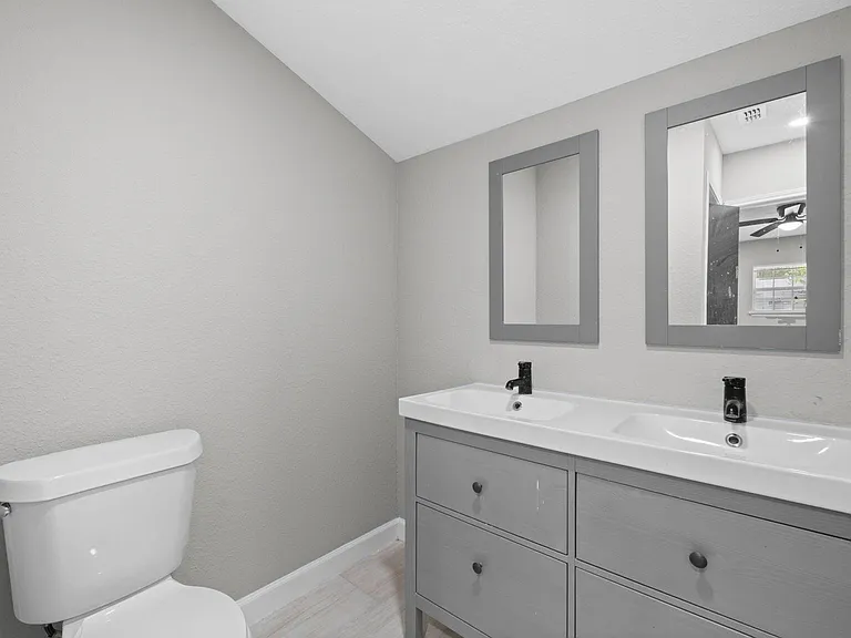 5242 Greylog Dr — Photo 10