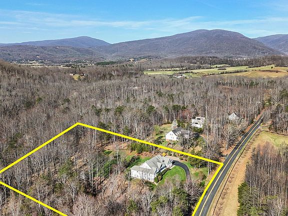 5th image of 1309 Middle River Rd