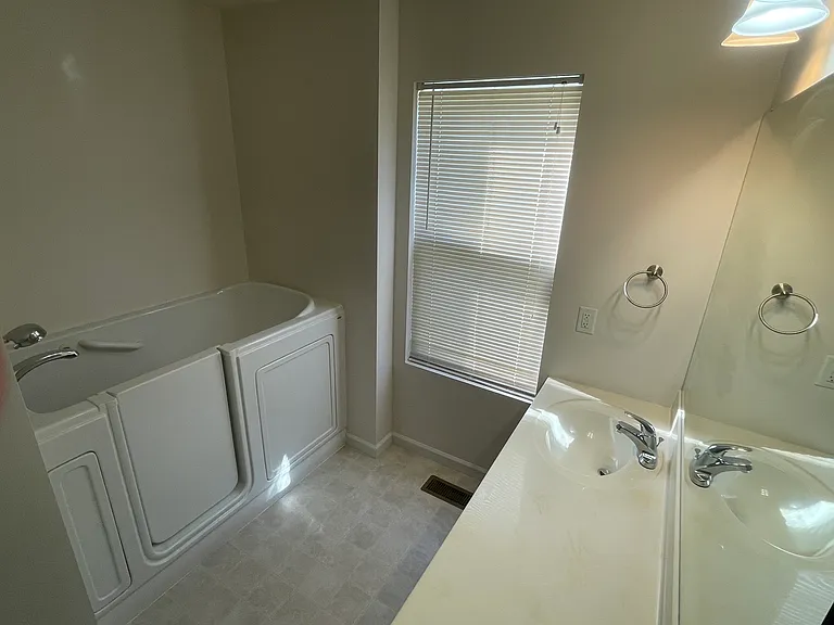 5526 Ashboro Dr — Photo 18
