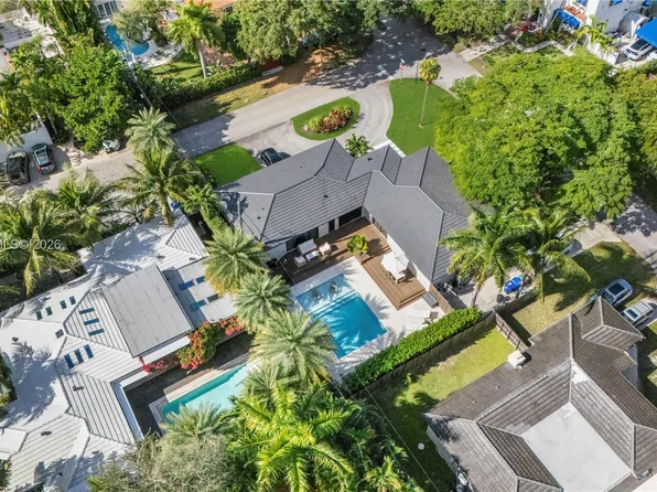 800 NE 72nd St, Miami, FL 33138