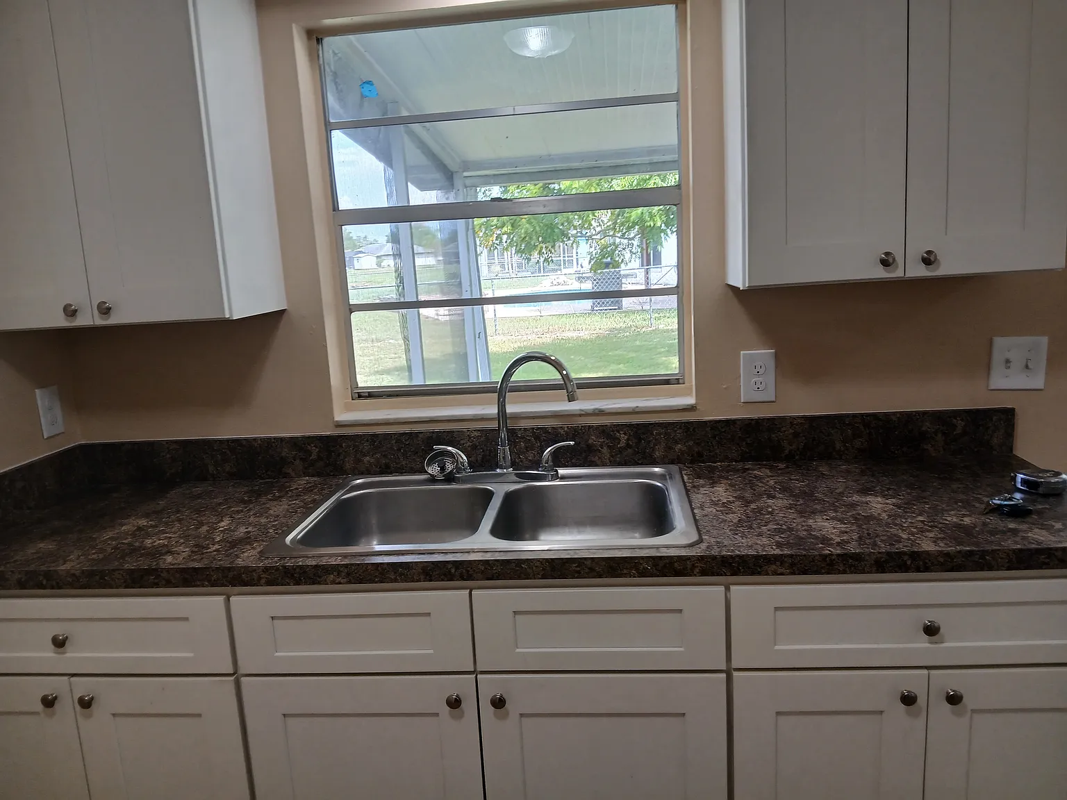 2 bed, 1200 sqft, $2,200 — Photo 3