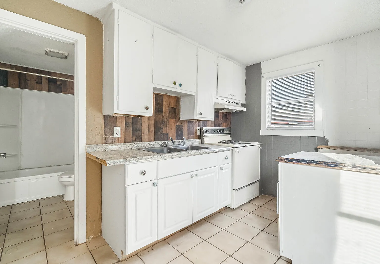 1 bed, 1.0 bath, 360 sqft, $495 — Photo 4
